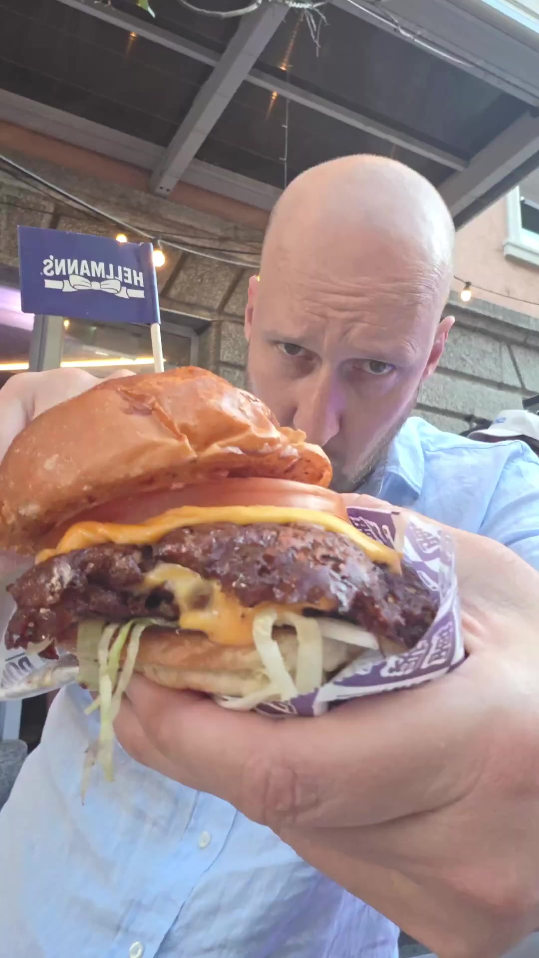 Hellmann's Burger Rave: Noah Bachofens Smashburger im Test